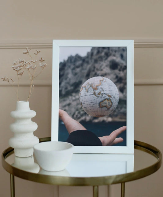 Hand Globe