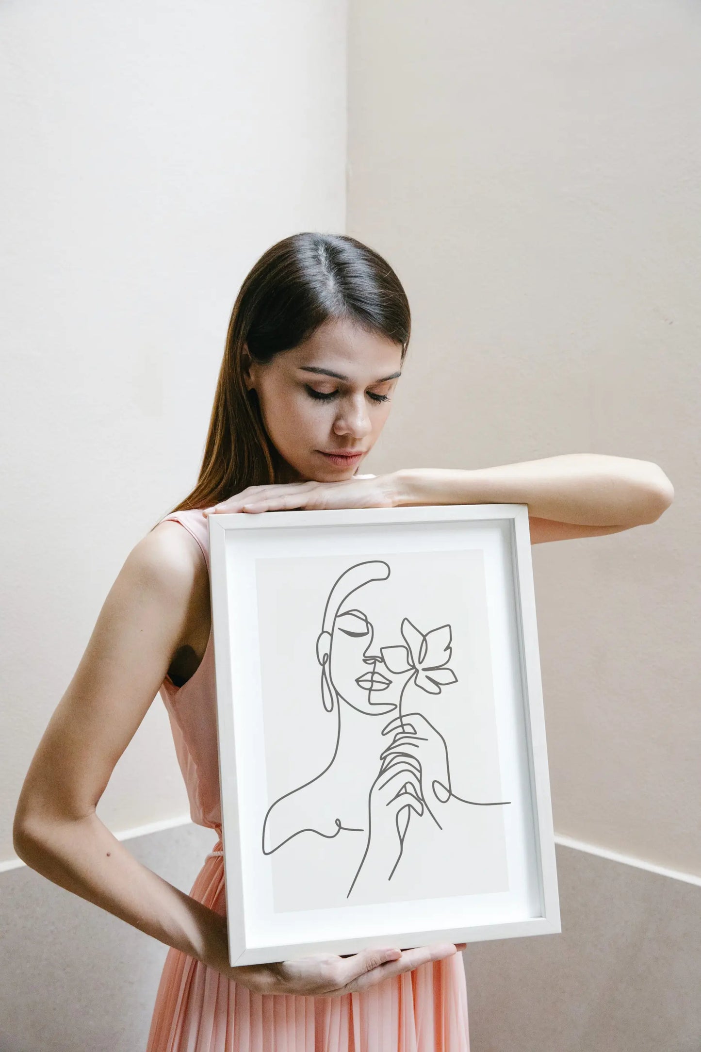 Linear Lux Frame
